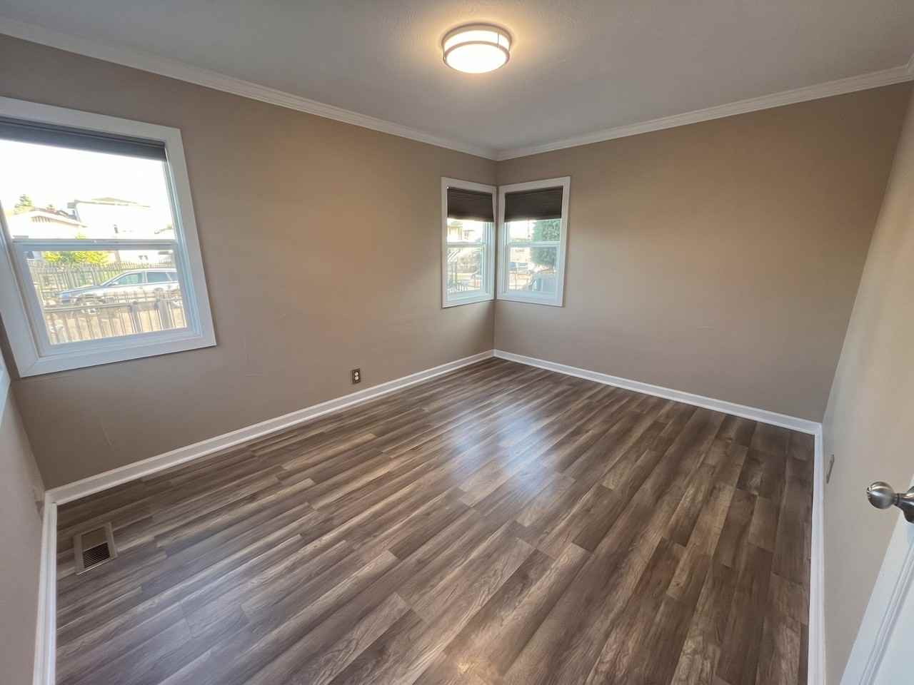 1243 91st Ave - Photo 5 of 10