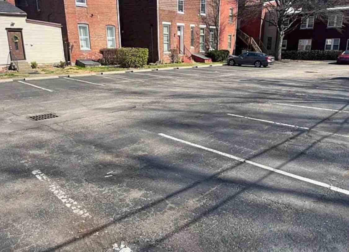 120 E Oak St #B - Photo 7 of 8