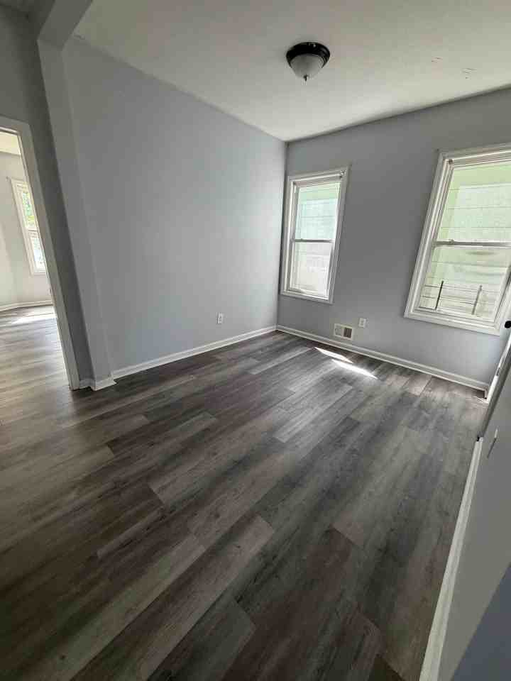 50 Franklin St #1 - Photo 3 of 5