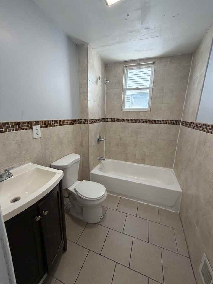 50 Franklin St #1 - Photo 5 of 5