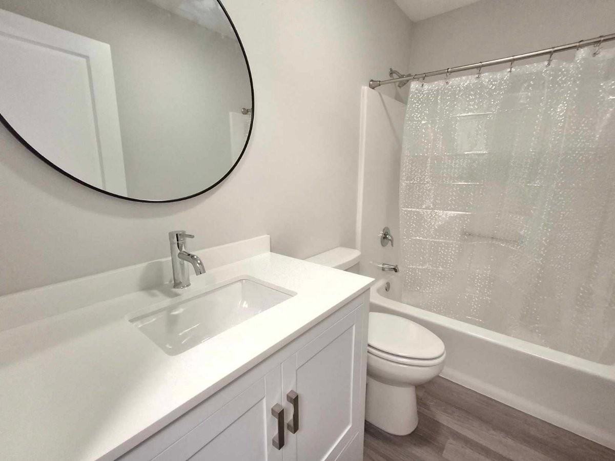 123 Northampton Dr - Photo 2 of 10
