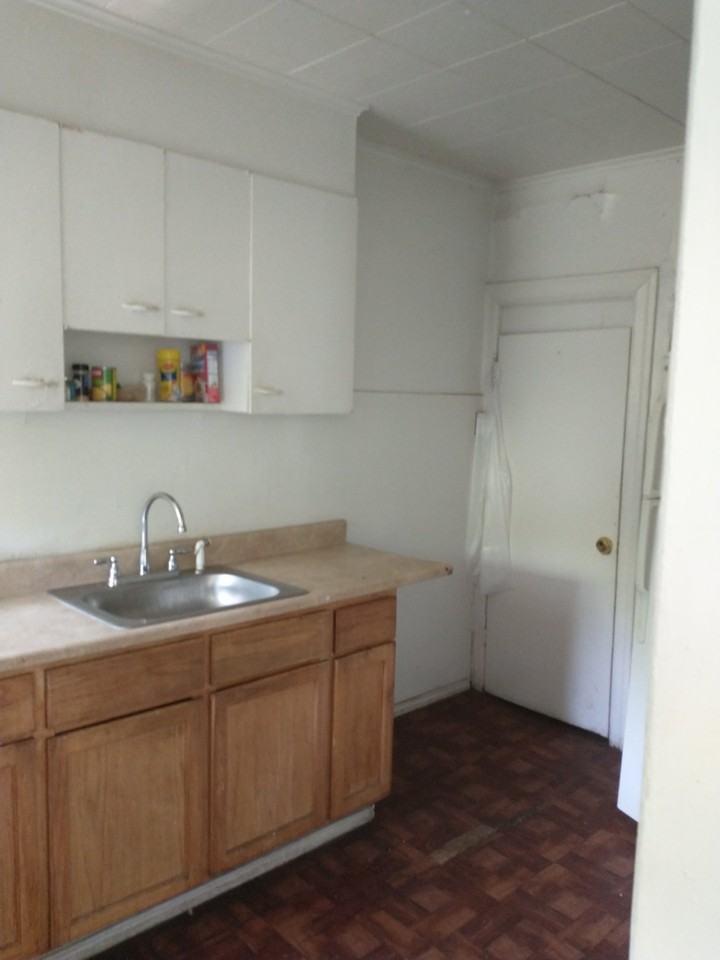 5263 N Franklin St - Photo 2 of 4