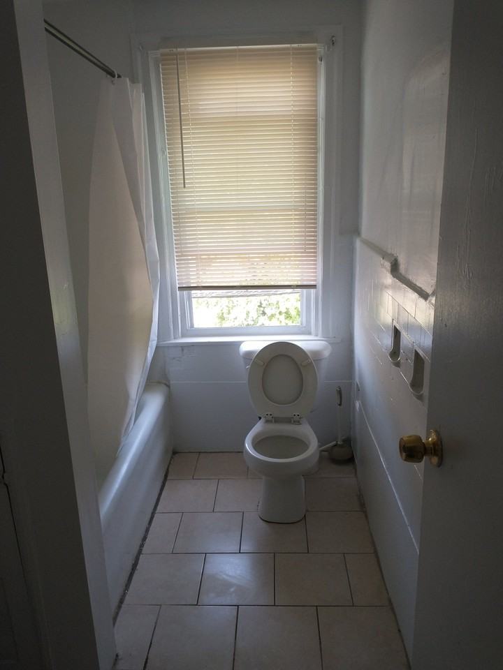5263 N Franklin St - Photo 4 of 4