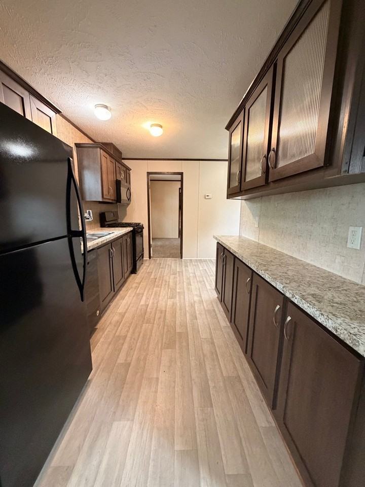 166 Parker Lake Dr - Photo 2 of 8