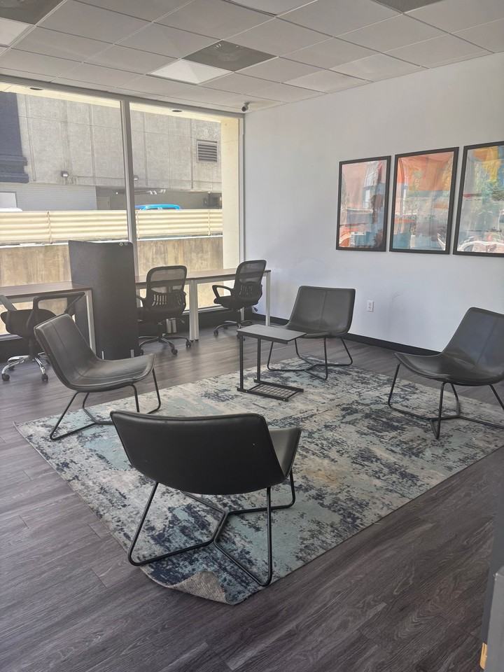 311 W Franklin St #1105 - Photo 3 of 14