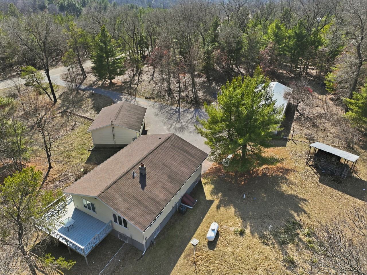 890 Gale Dr - Photo 2 of 9