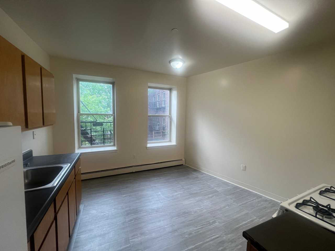 9 Fabyan Pl #3C - Photo 5 of 7