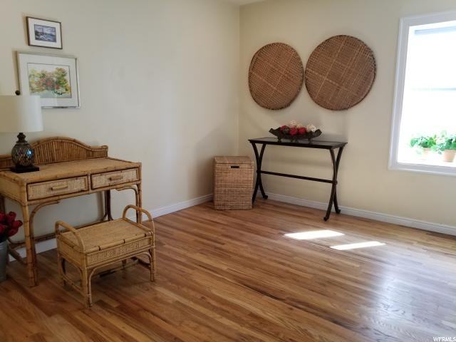 809 S 900 E - Photo 5 of 12