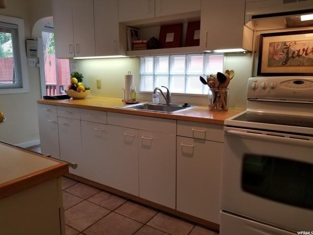 809 S 900 E - Photo 7 of 12