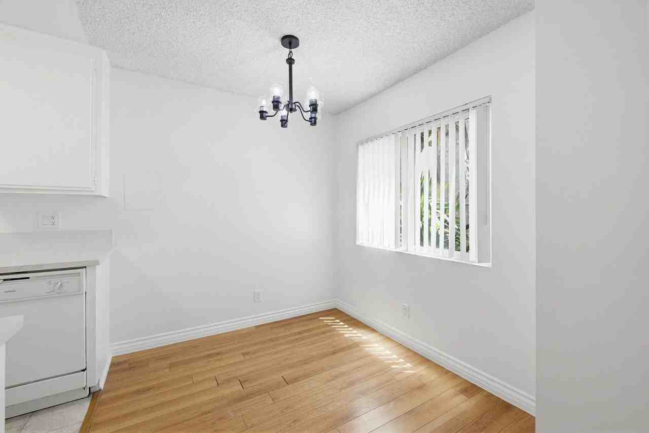 2221 20th St #3 - Photo 4 of 21