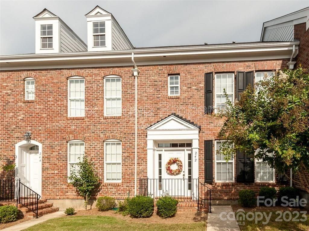 242 Welton Way