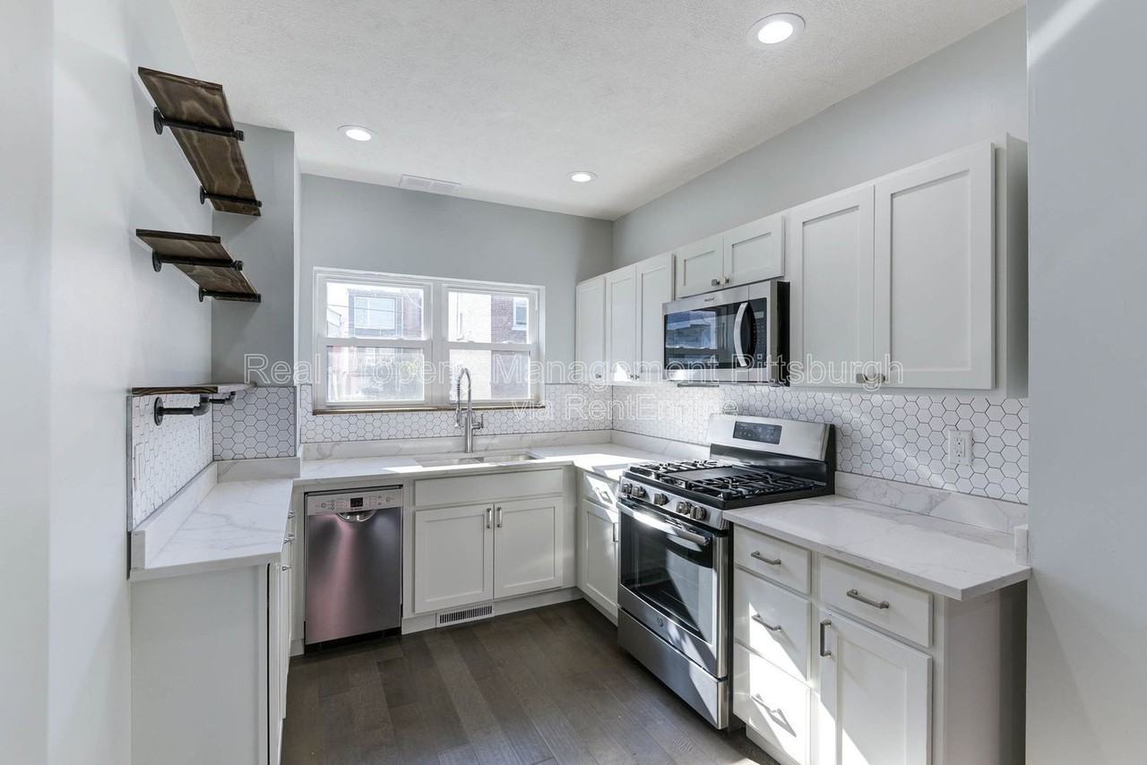 144 43 1/2 St - Photo 2 of 25
