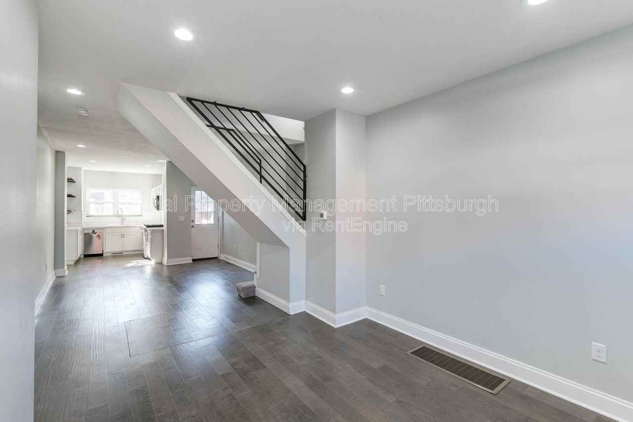 144 43 1/2 St - Photo 5 of 25
