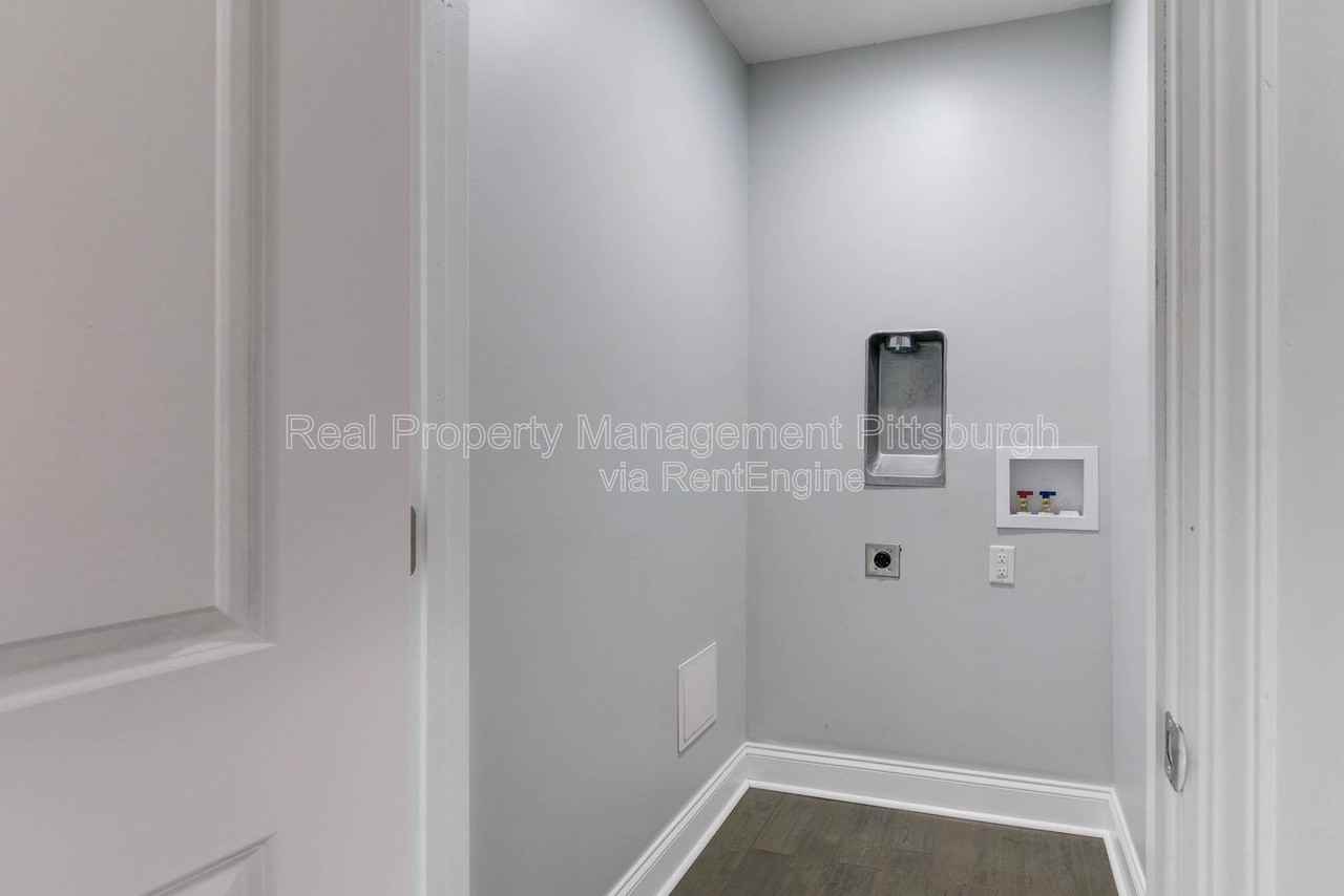 144 43 1/2 St - Photo 6 of 25