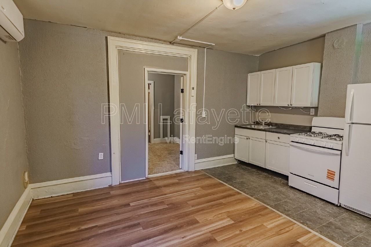 525 S 3rd St #1 - Photo 6 of 11
