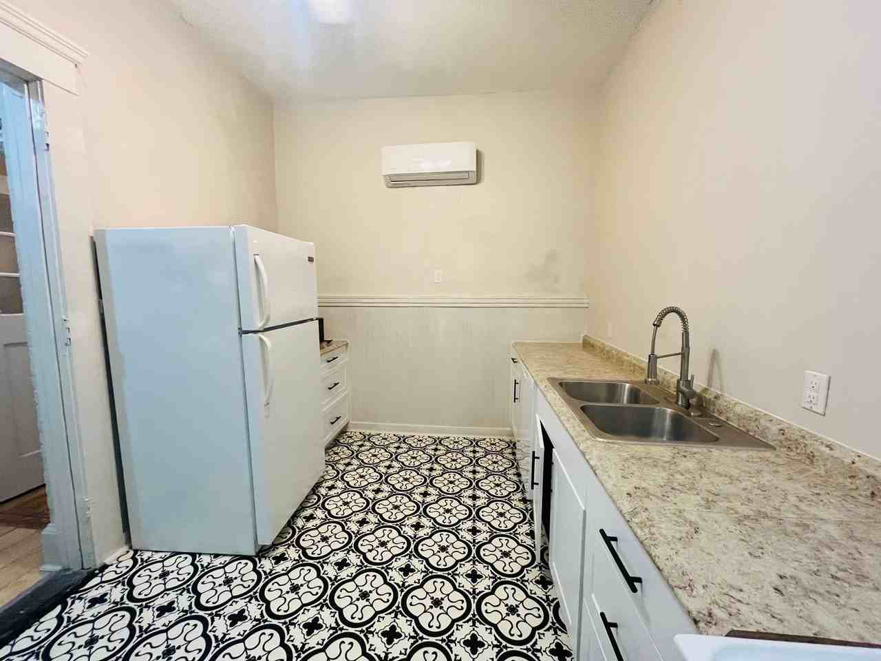 2585 Napier Ave #B - Photo 2 of 14