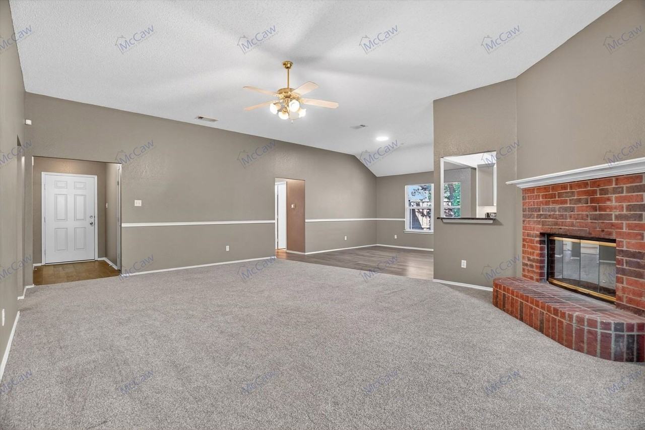 549 Dylan Ct - Photo 4 of 22