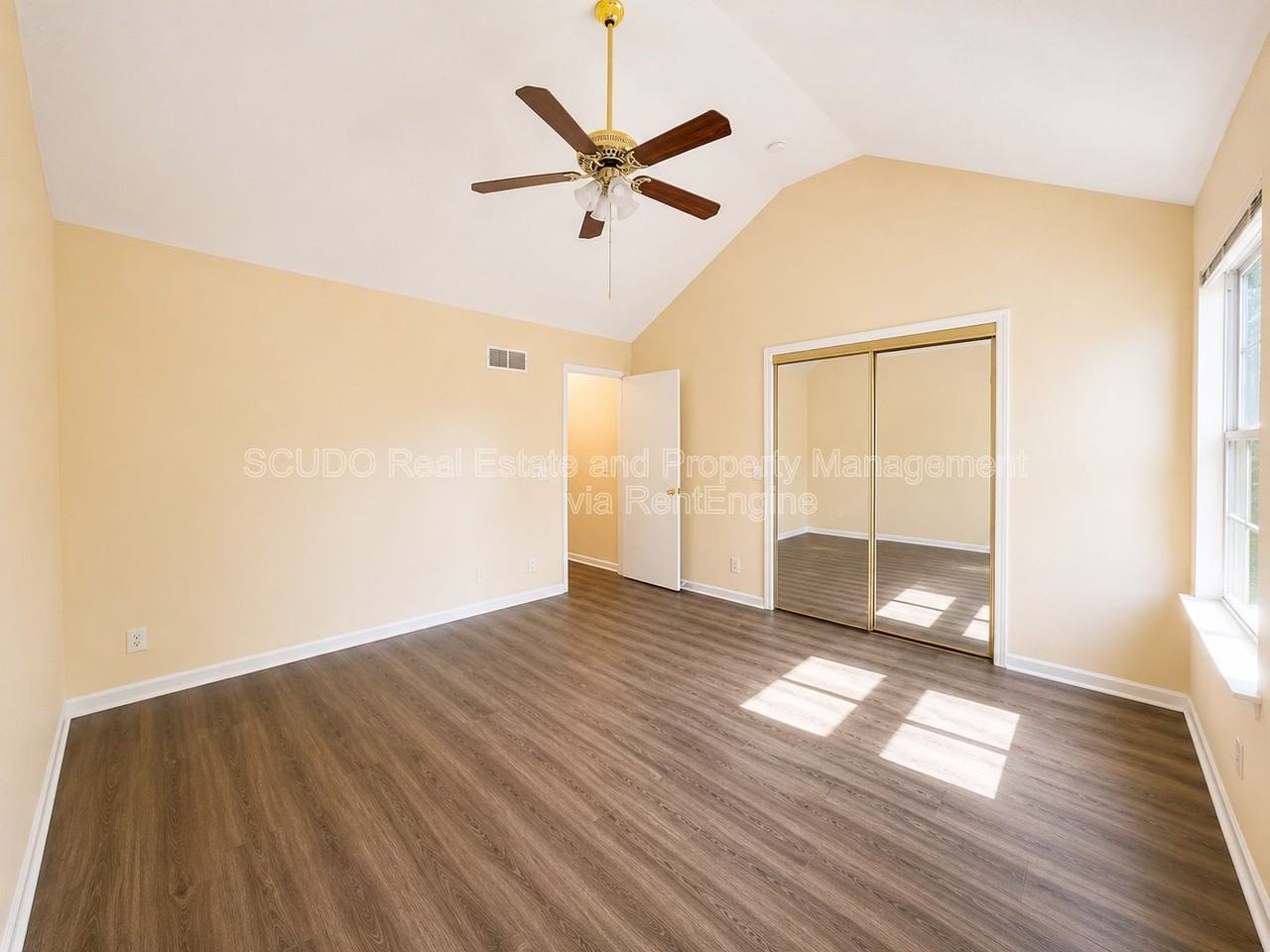 10633 N Locust Ct - Photo 2 of 10
