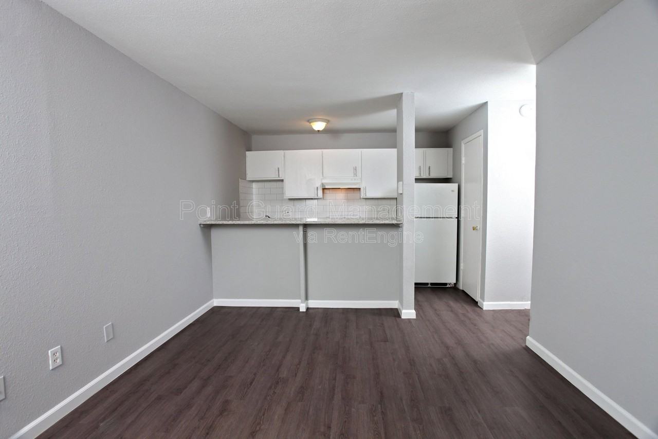 1212 S Longfellow St #307 - Photo 2 of 10