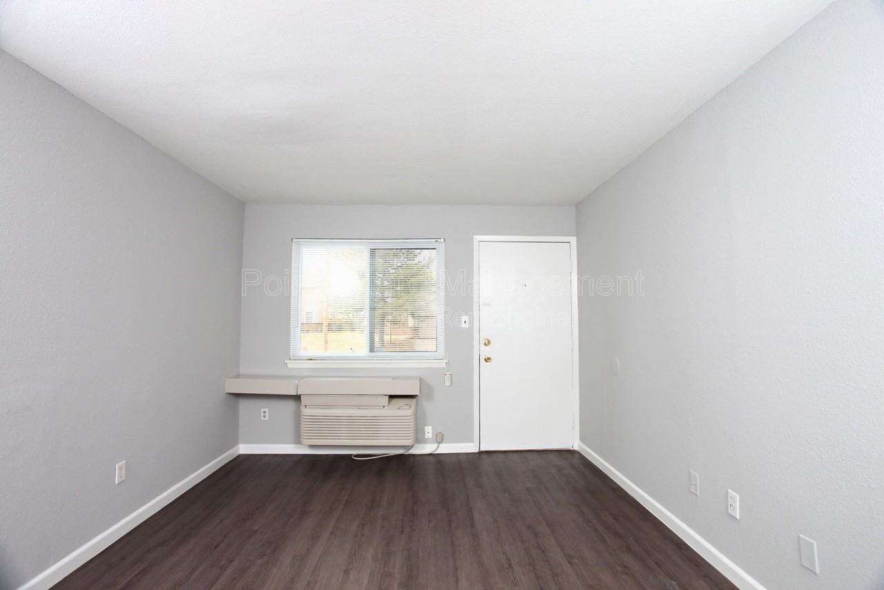 1212 S Longfellow St #307 - Photo 3 of 10