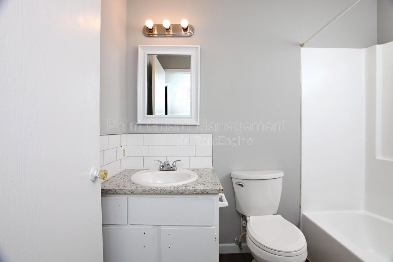 1212 S Longfellow St #307 - Photo 5 of 10