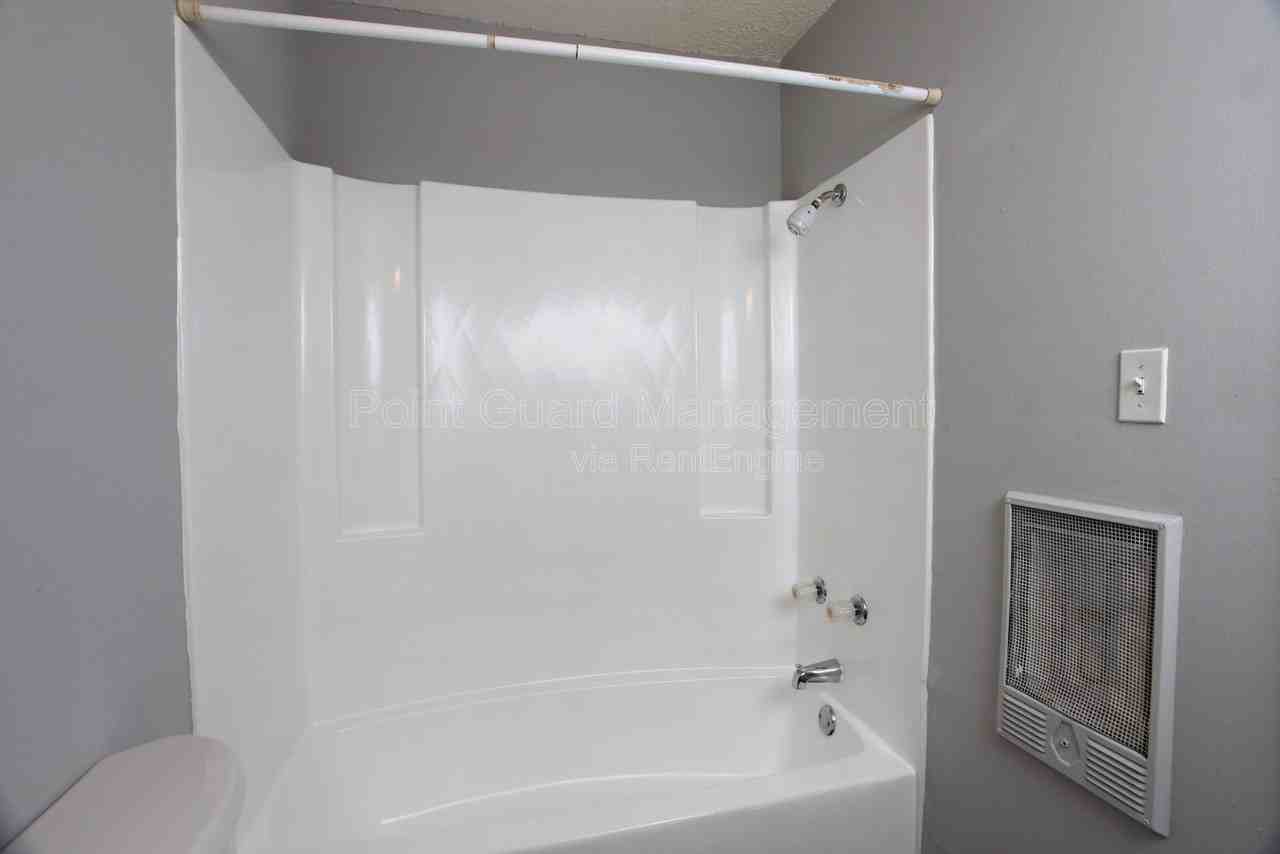 1212 S Longfellow St #307 - Photo 7 of 10