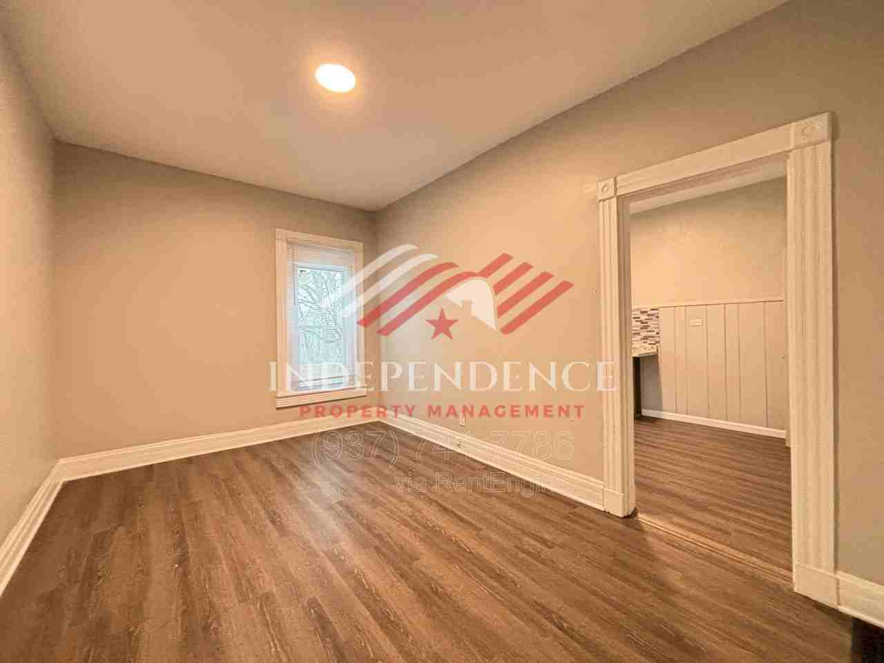 3131 Harvard Ave - Photo 4 of 26