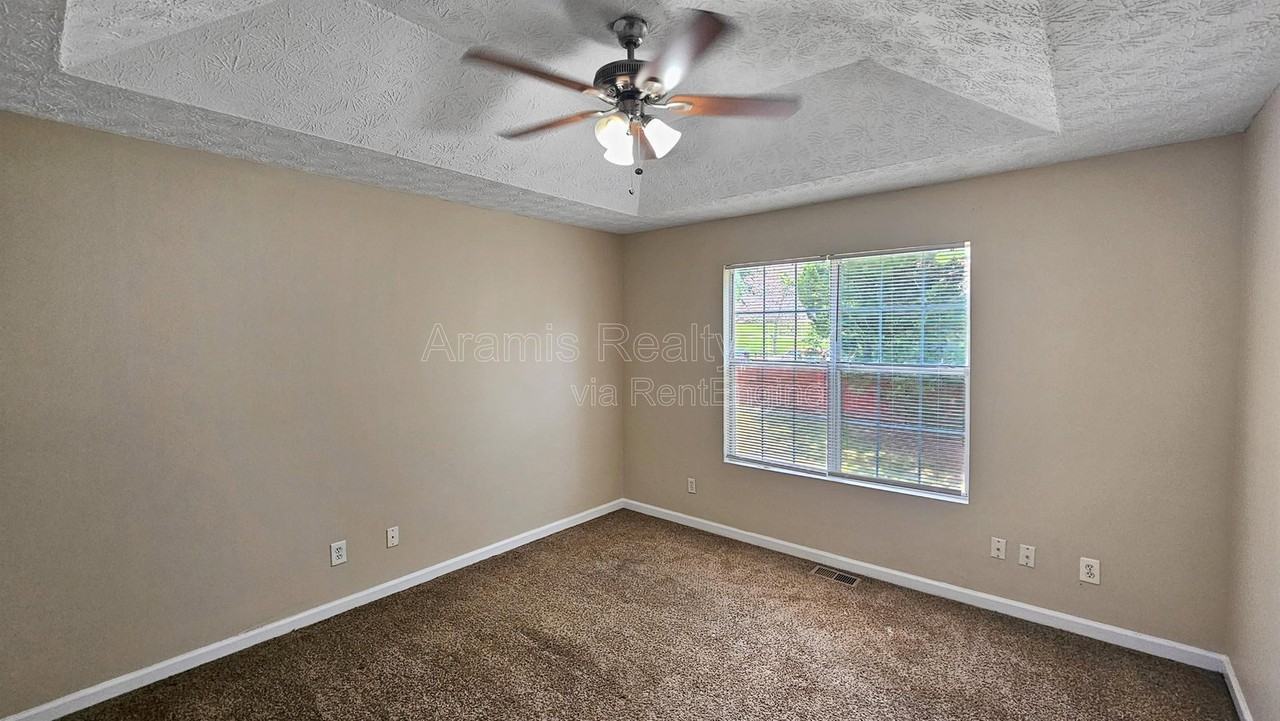 4636 Forest Creek Ln - Photo 5 of 16