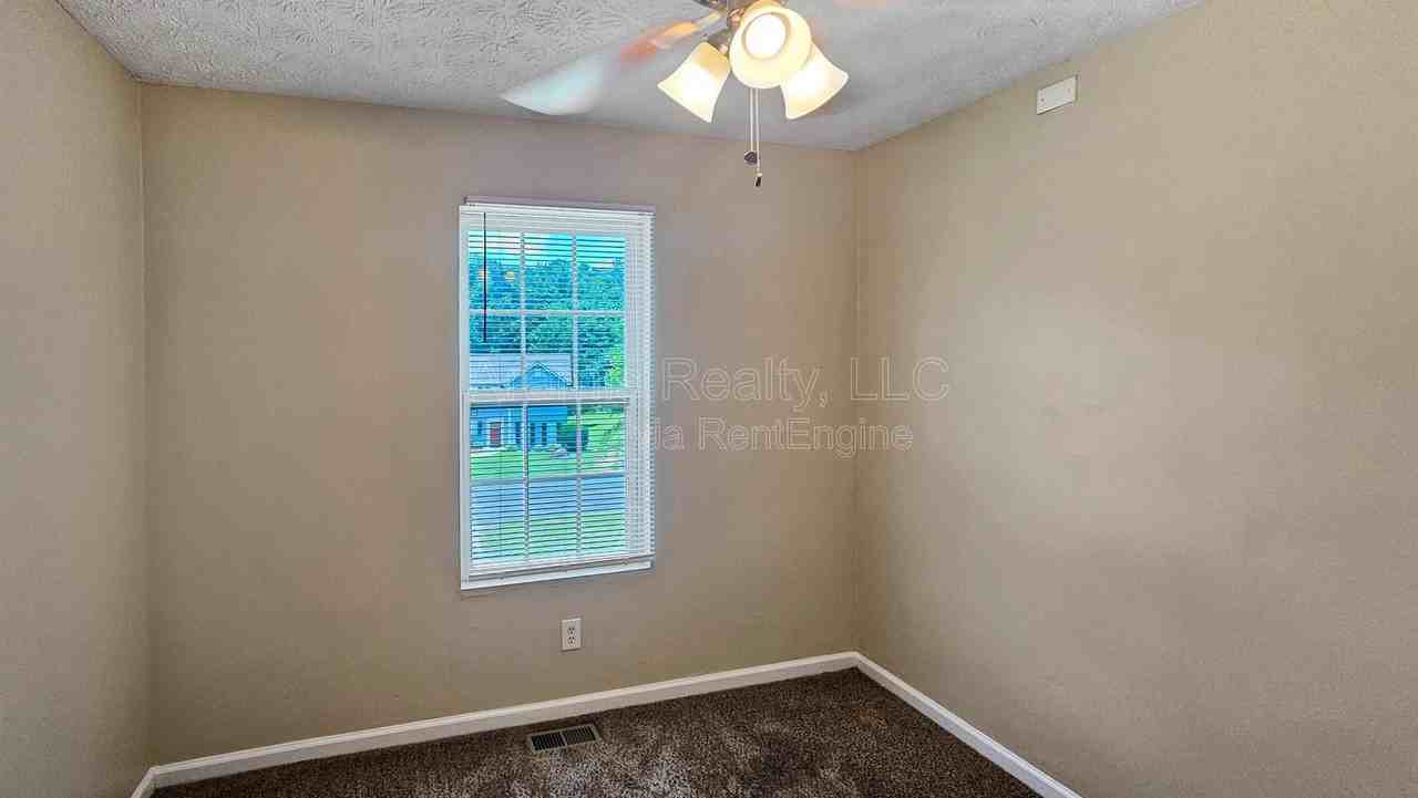 4636 Forest Creek Ln - Photo 7 of 16