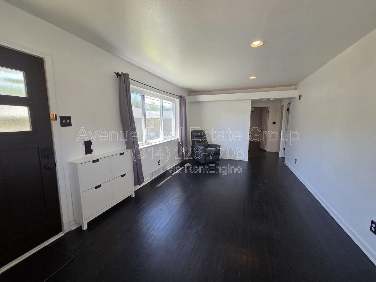 1115 Backer St - Photo 2 of 16