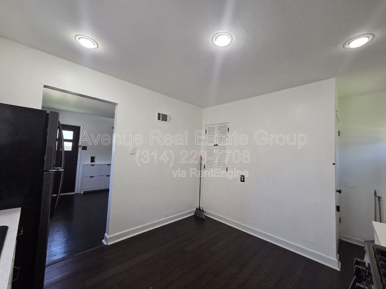 1115 Backer St - Photo 6 of 16