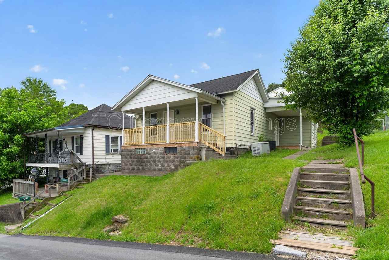 407 Simpson Ave - Photo 2 of 31
