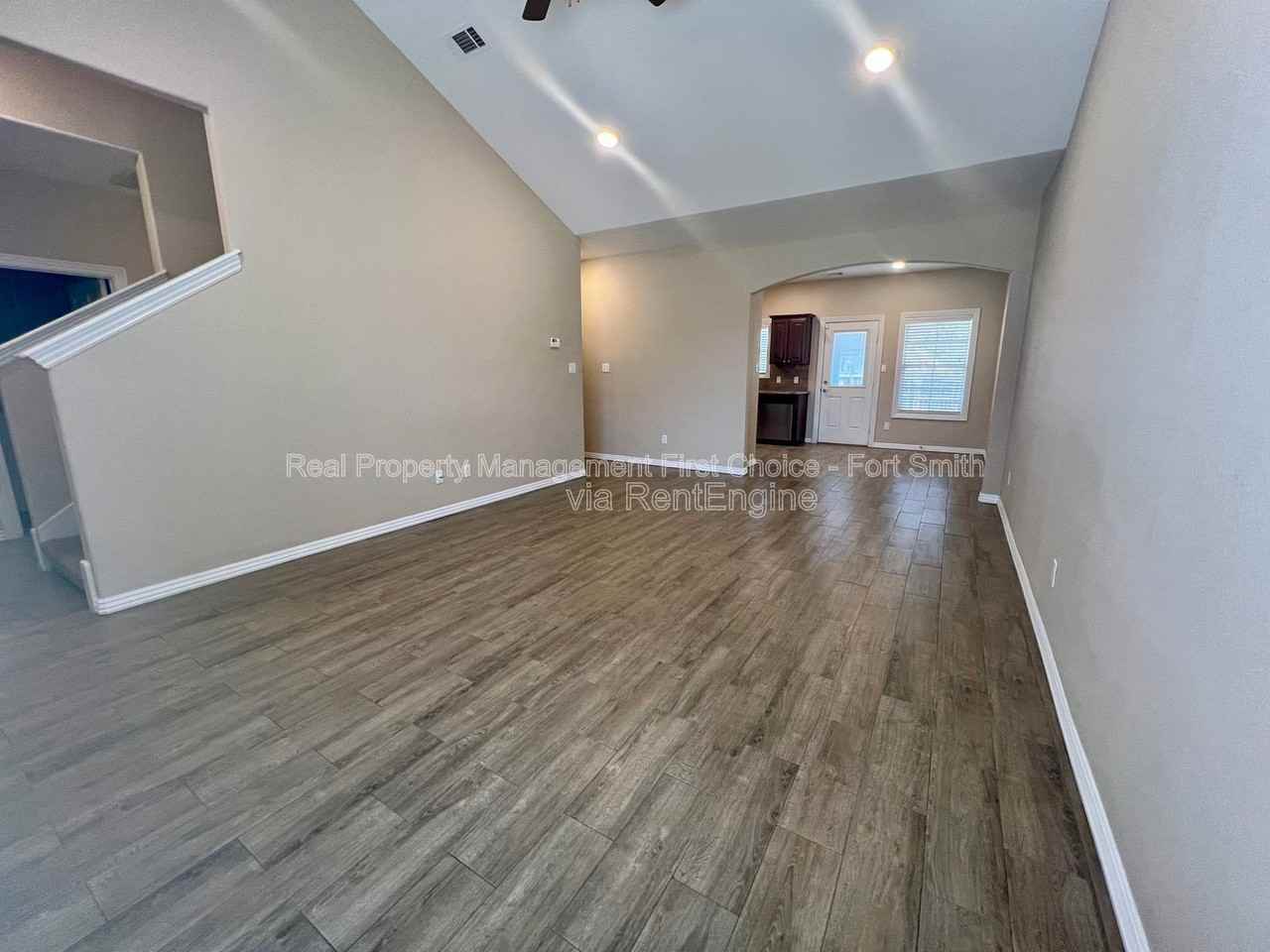 9905 Landry Dr - Photo 2 of 26