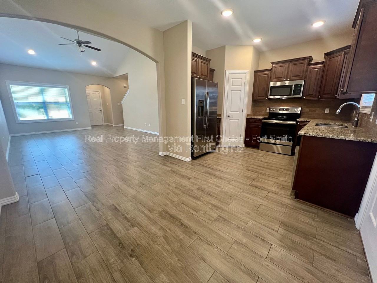 9905 Landry Dr - Photo 4 of 26