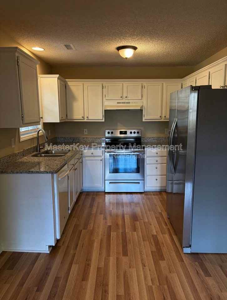 1401 Ravensthorpe Dr - Photo 2 of 19