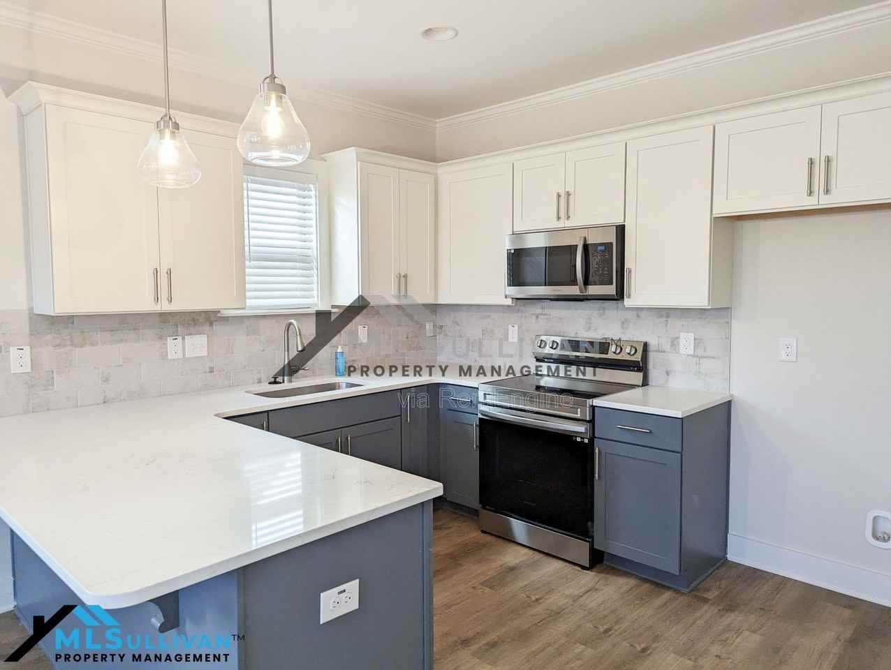 701 Grant St - Photo 4 of 11