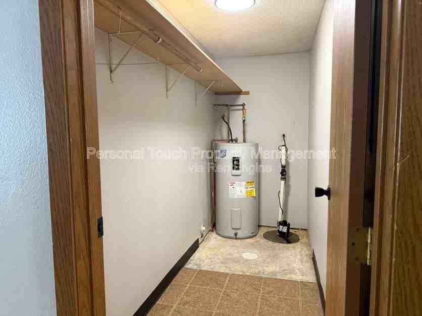 202 7th Ave N #4 - Photo 6 of 14