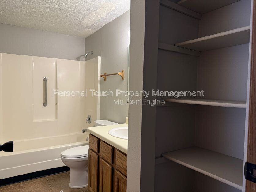 202 7th Ave N #4 - Photo 7 of 14