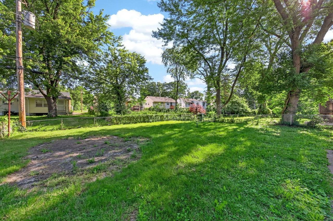 329 Midlothian Rd - Photo 2 of 35