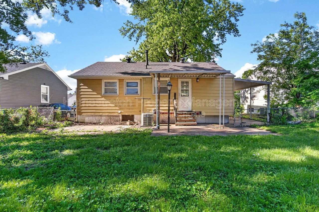 329 Midlothian Rd - Photo 4 of 35