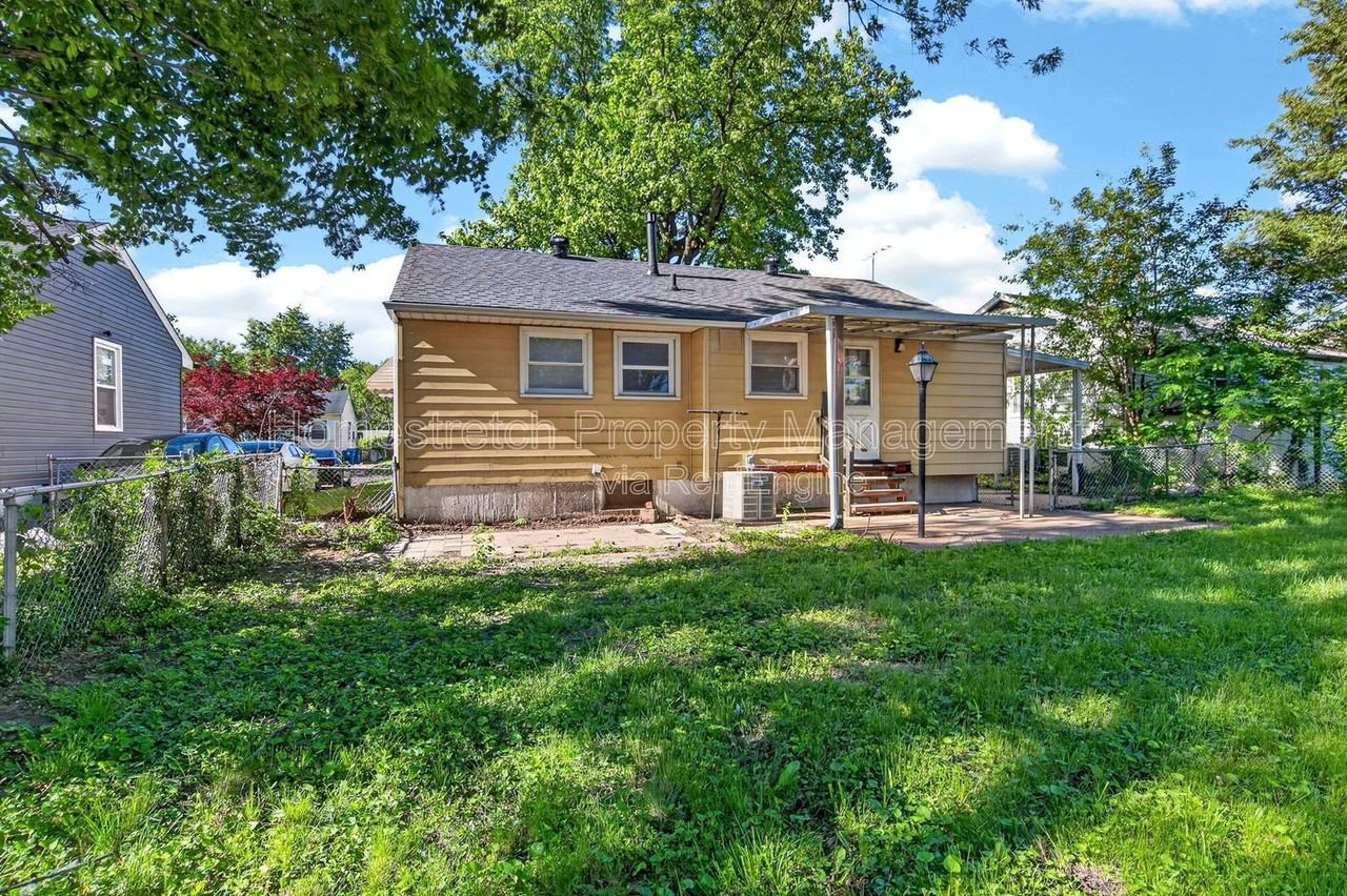 329 Midlothian Rd - Photo 5 of 35