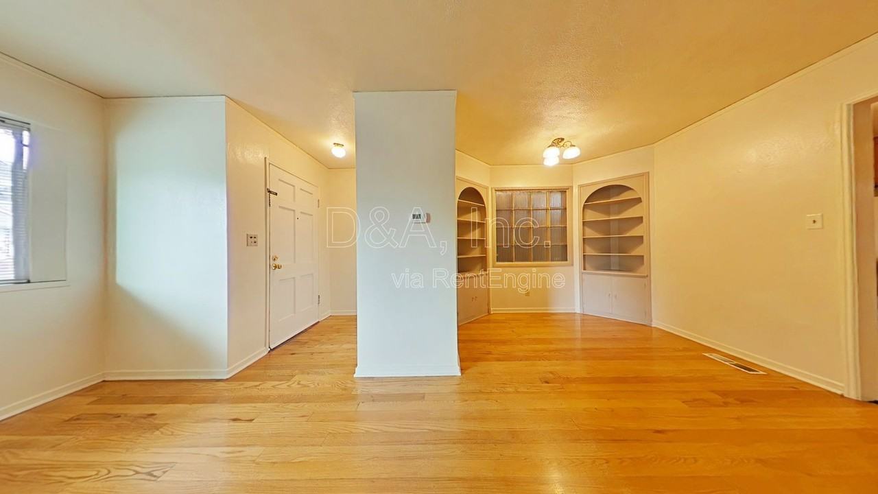 2855 Nw Lincoln Ave - Photo 2 of 11