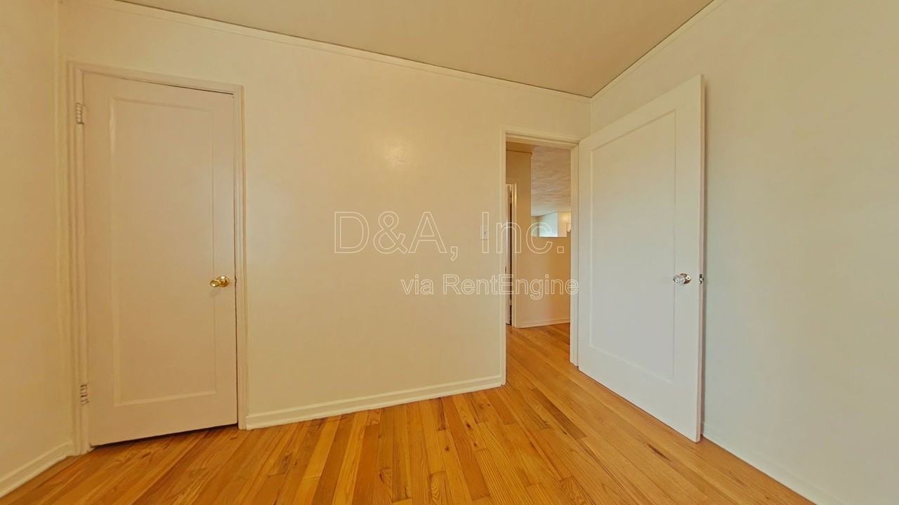 2855 Nw Lincoln Ave - Photo 6 of 11