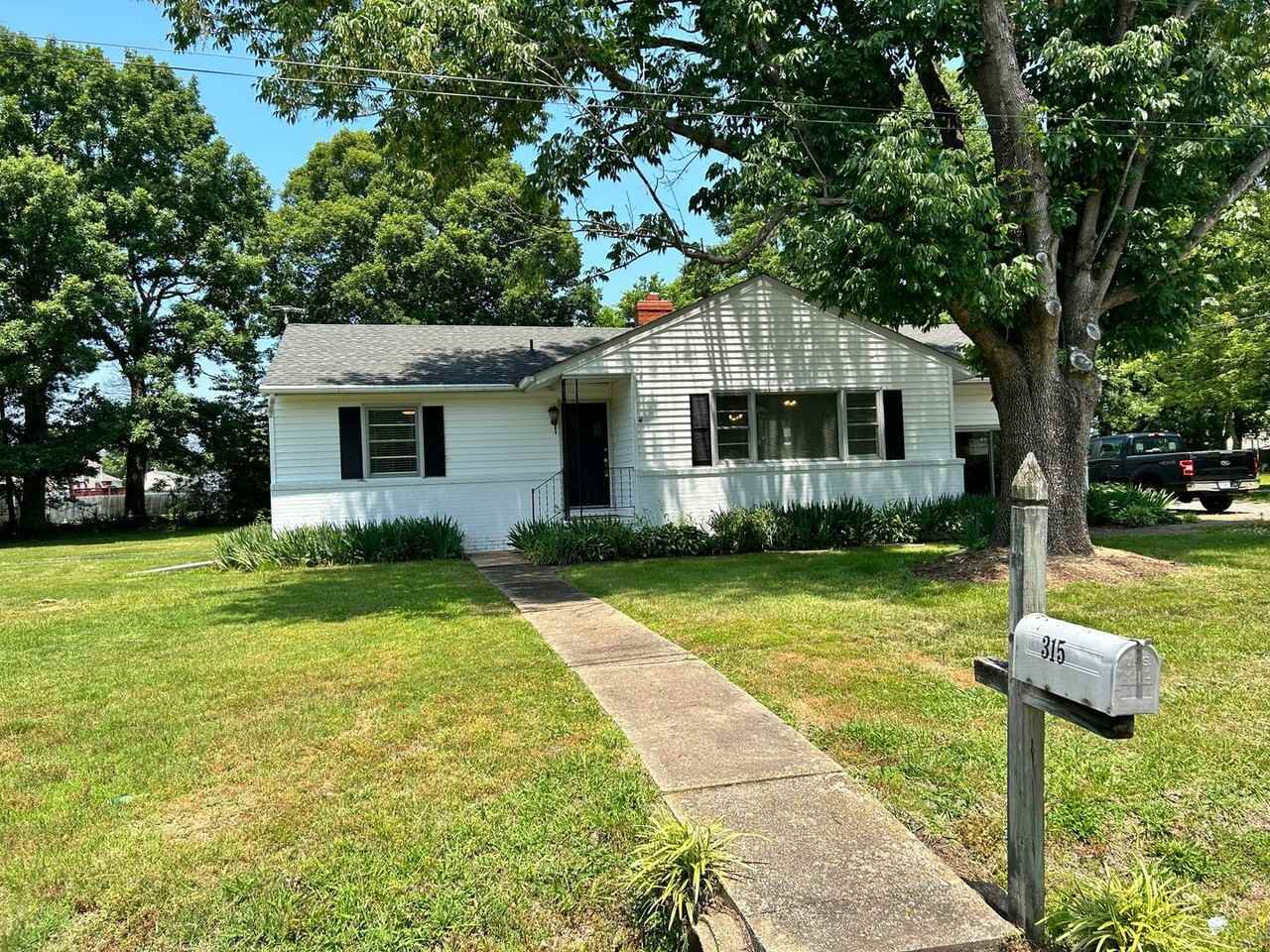 315 Natchez Rd - Photo 2 of 37