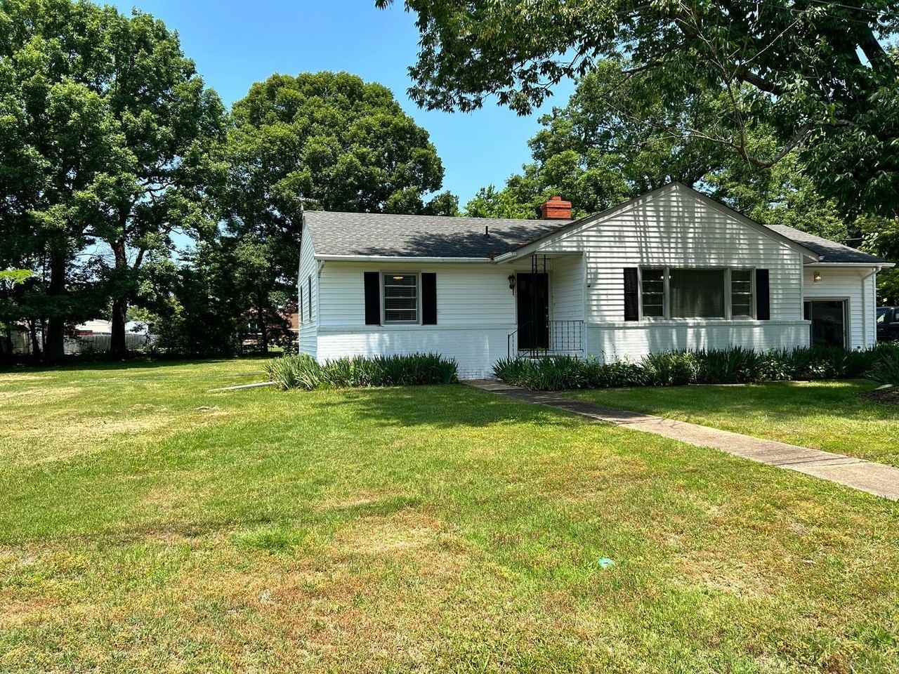 315 Natchez Rd - Photo 3 of 37
