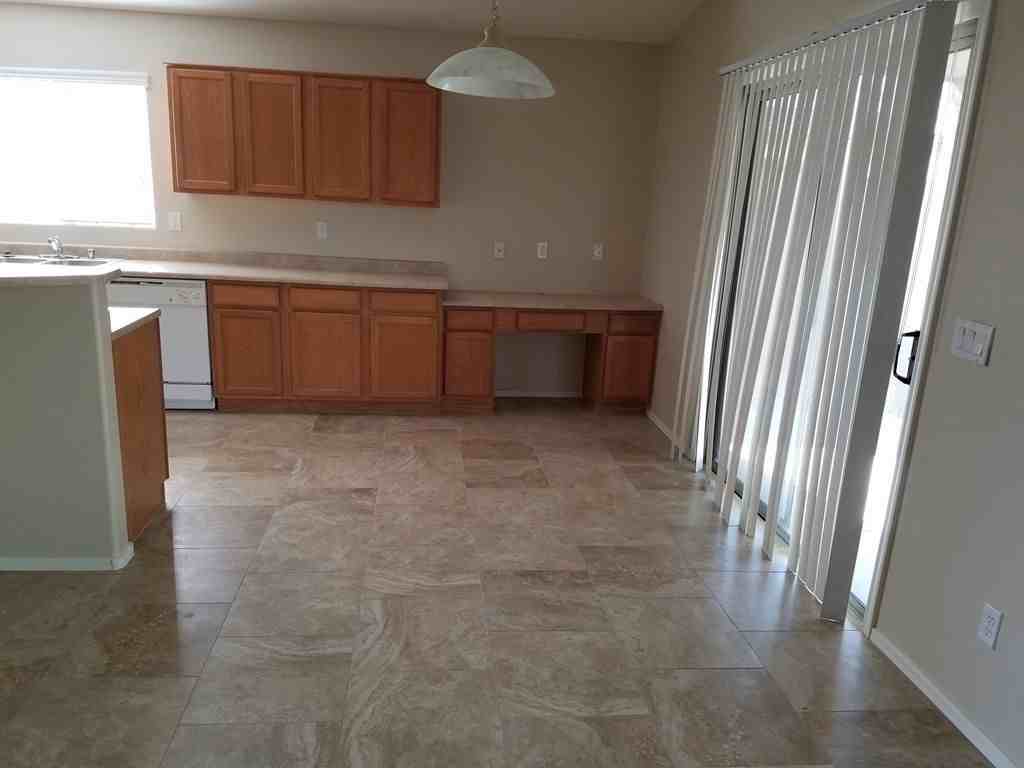 16198 W Hope Dr - Photo 3 of 13