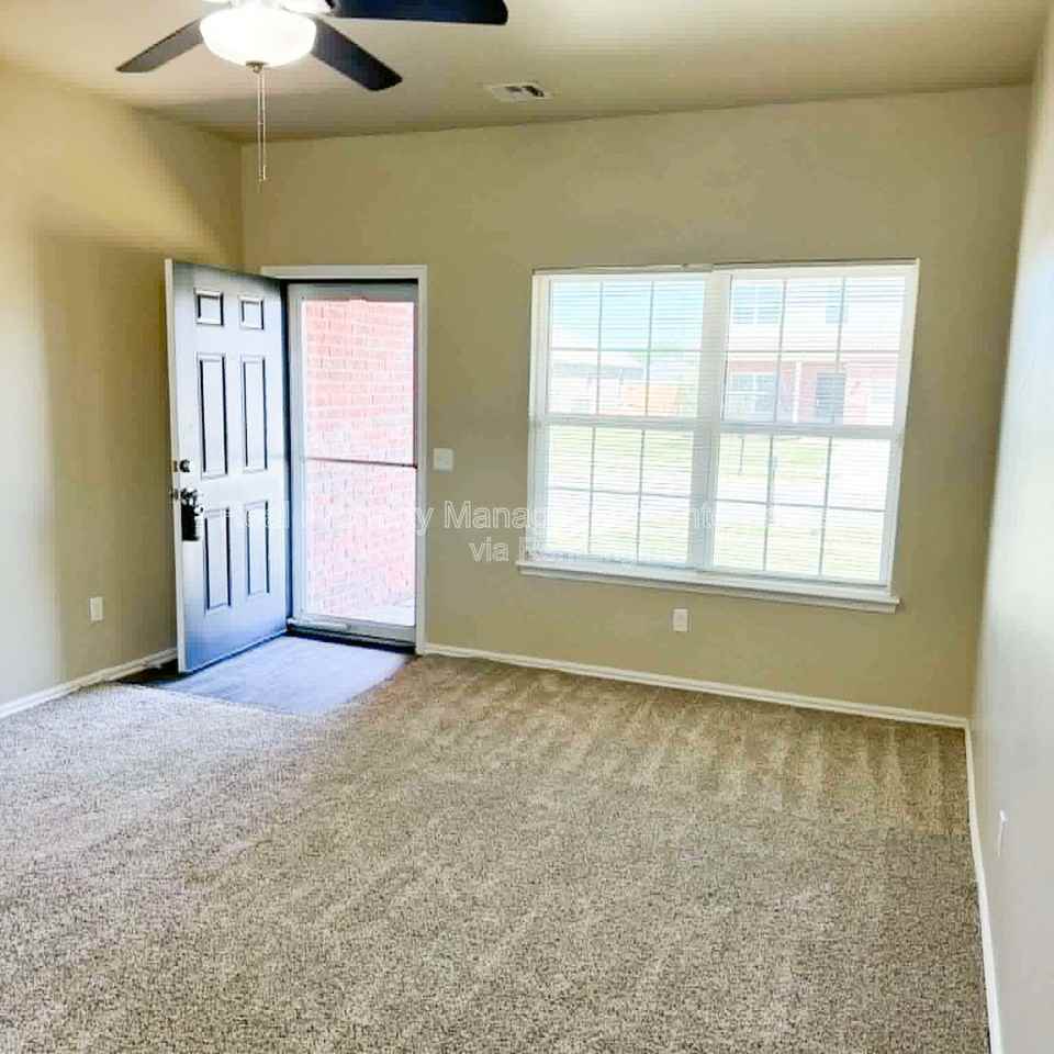 13229 Bridgewater Dr - Photo 5 of 32