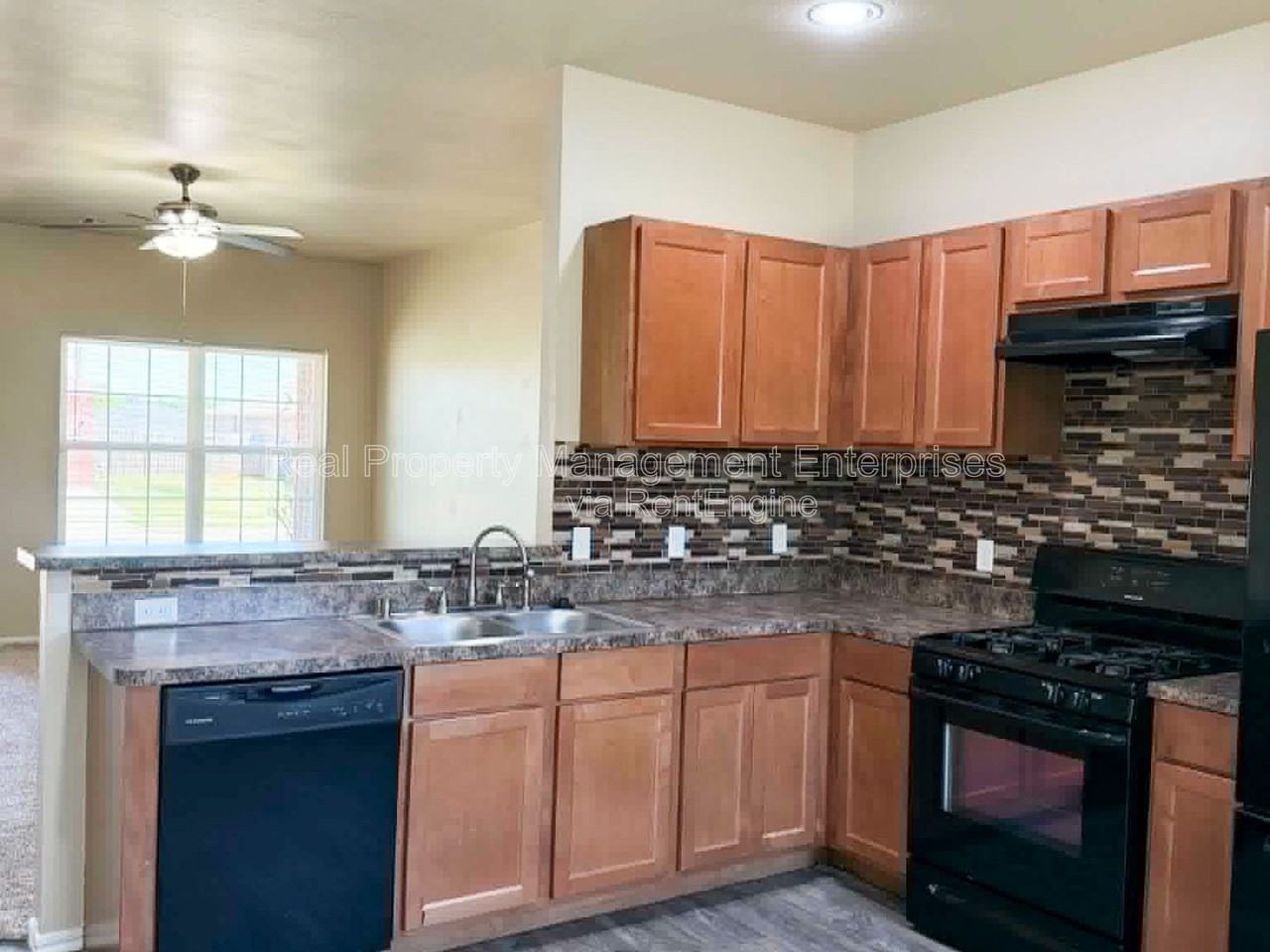 13229 Bridgewater Dr - Photo 7 of 32