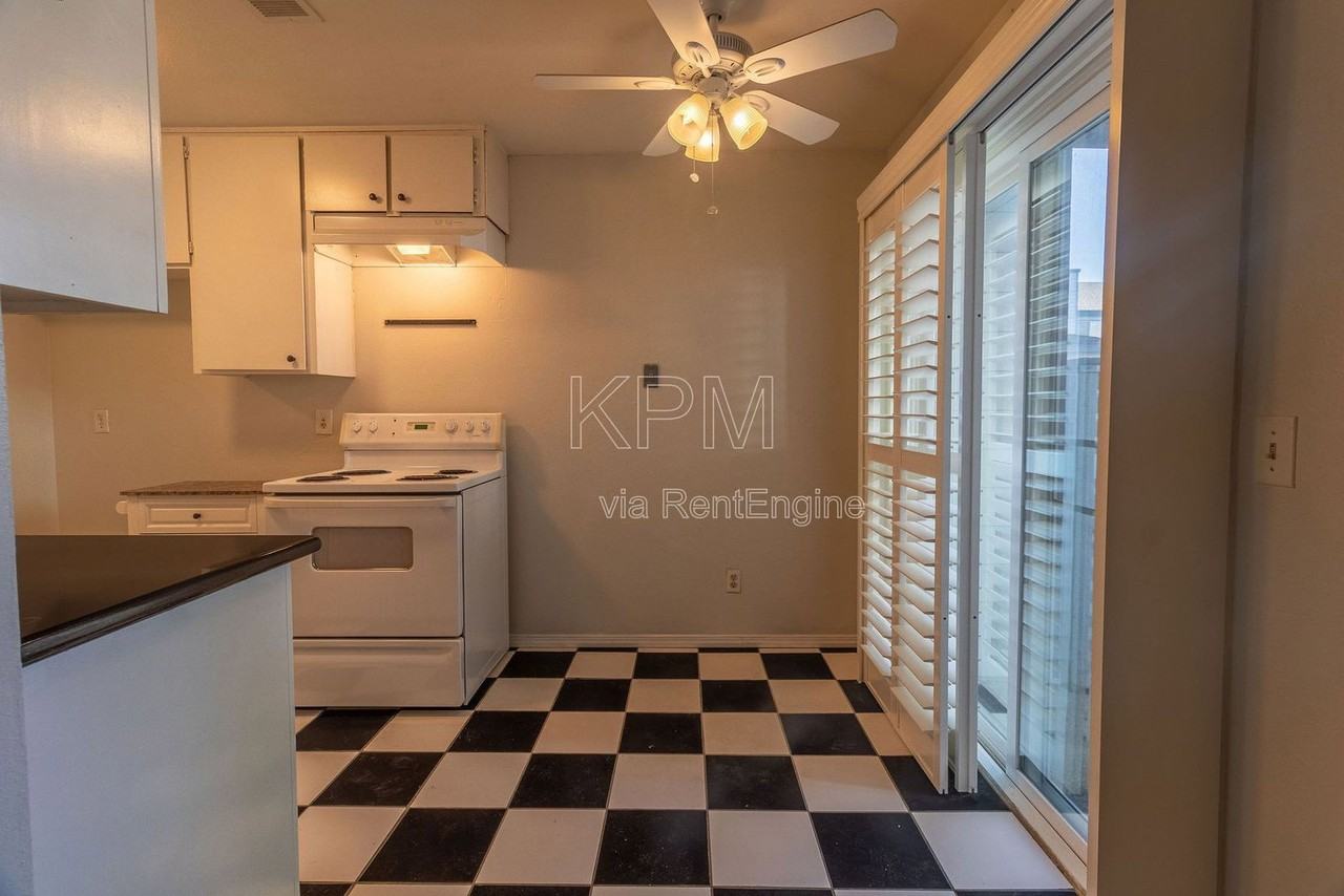 445 Almond Dr #80 - Photo 6 of 20