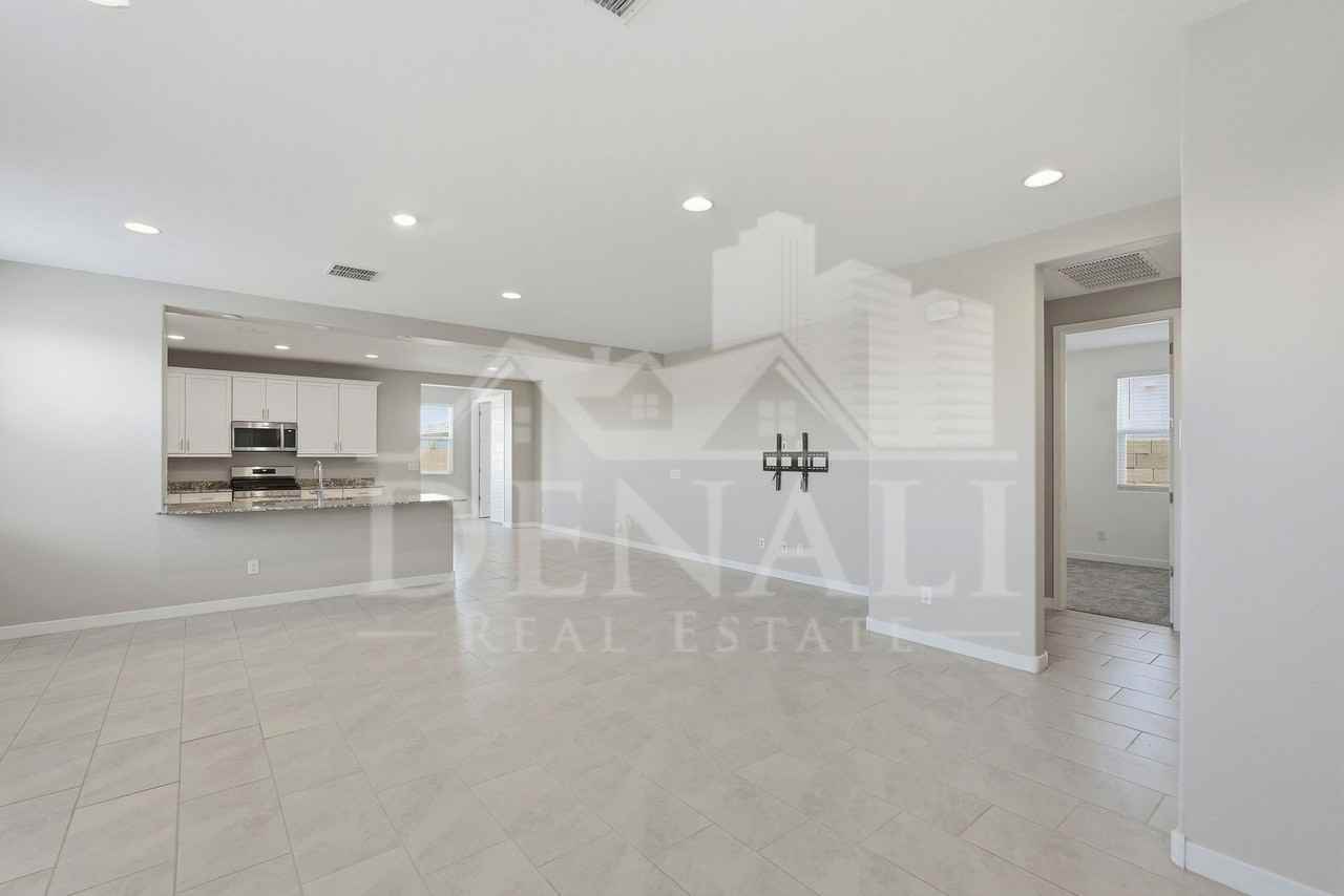 16692 W Alameda Rd - Photo 6 of 29
